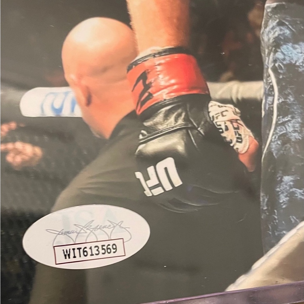 Calvin Kattar signed 8x10